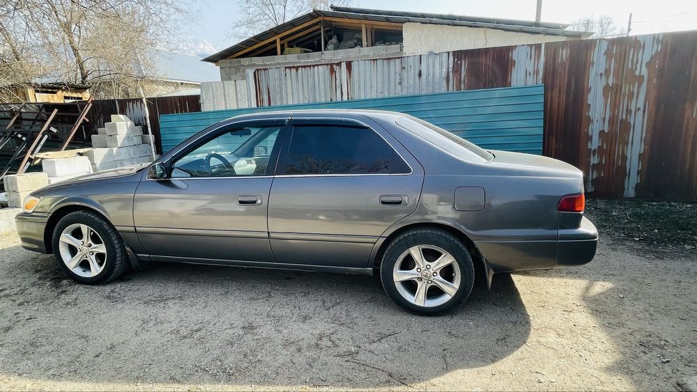 Продам машину срочно