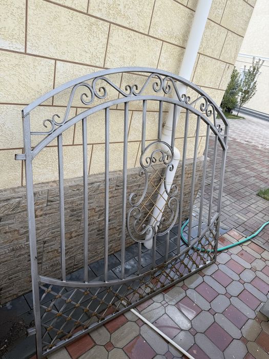 Продаю кованный забор с калиткой