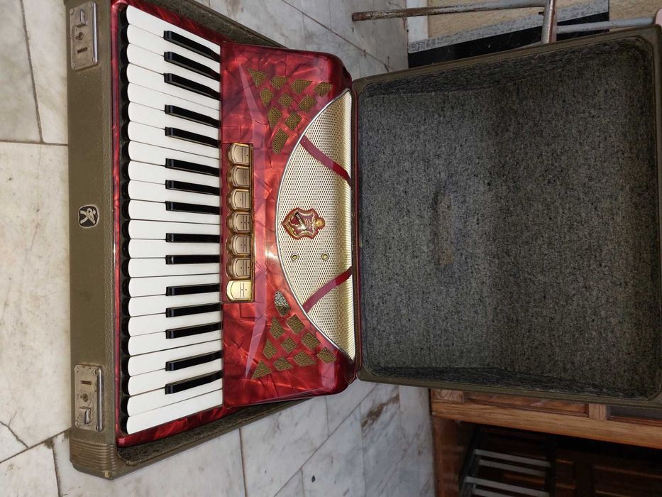 Vand acordeon Hohner Lucia II P