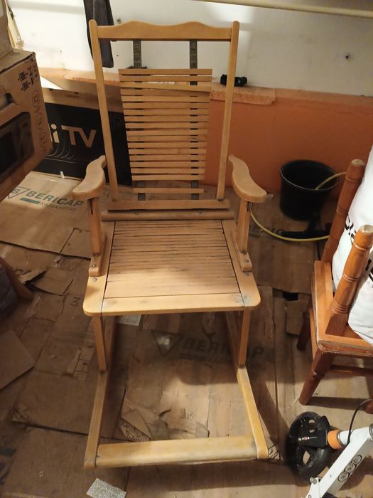 Продам кресло качалку