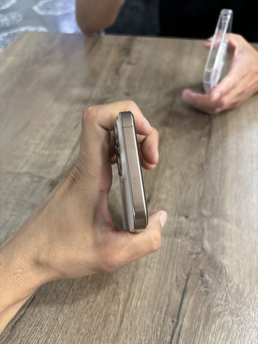 iphone 16 pro max sim