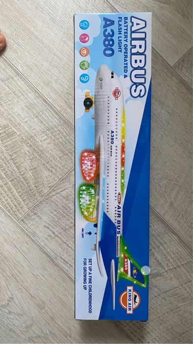 Игрушка самолет новая в коробке звуковой