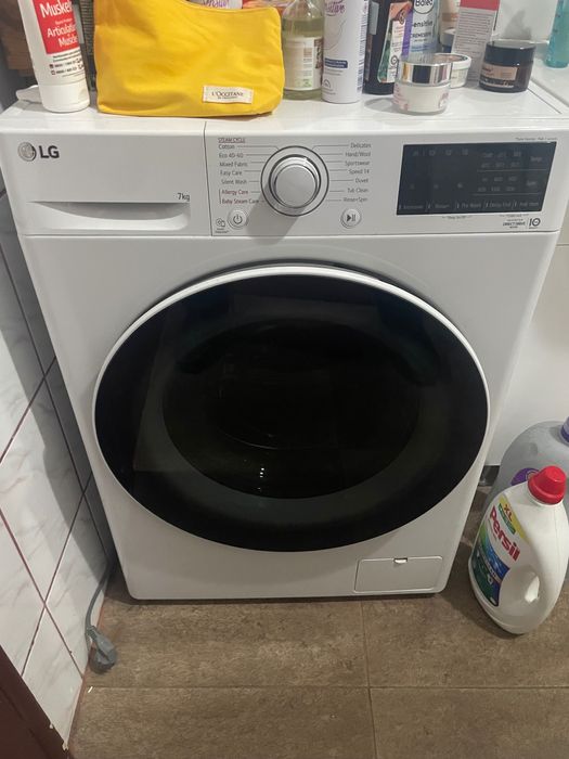 Vând mașină de spălat rufe LG 7kg