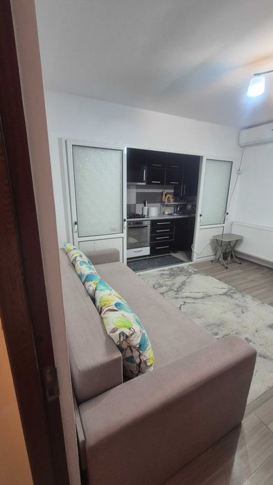 Garsoniera transformata in apartament cu 2 camere + boxa 7.2 mp