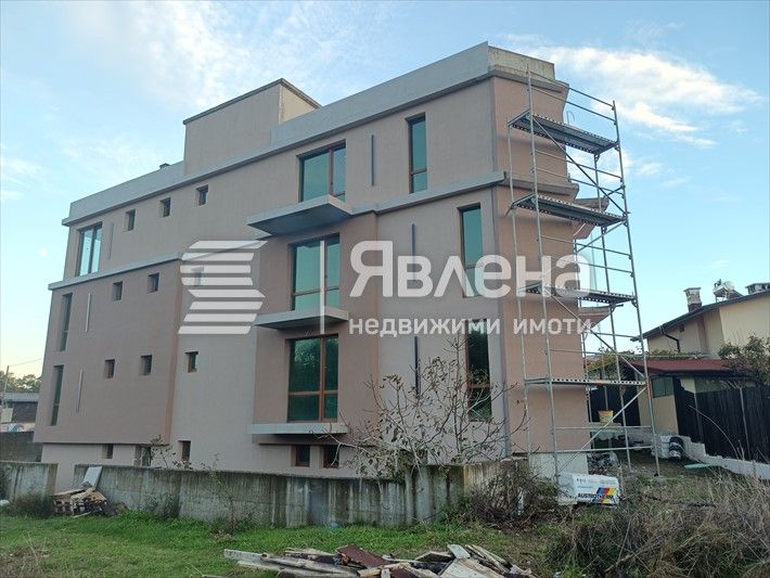 Продава се Двустаен апартамент в с. Варвара, Област Бургас - 70 кв.м за 1043 €/кв.м - Снимка #1