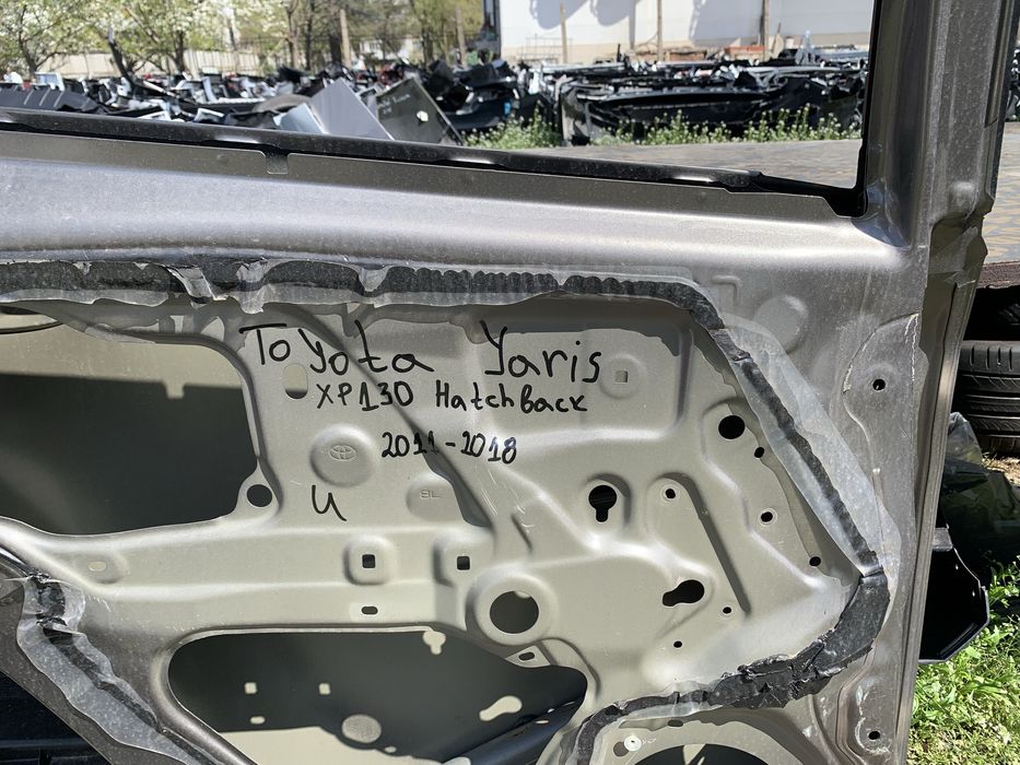 Врата Toyota Yaris