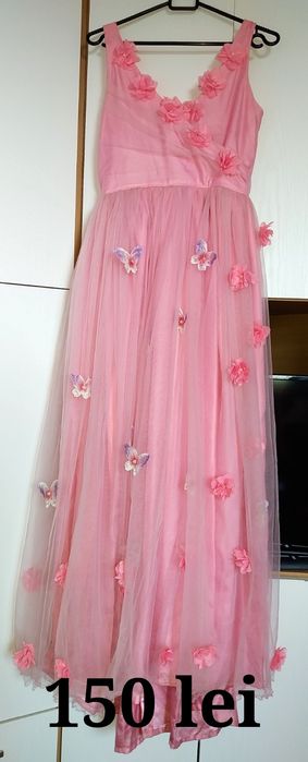 Rochii şi costumaşe de ocazie