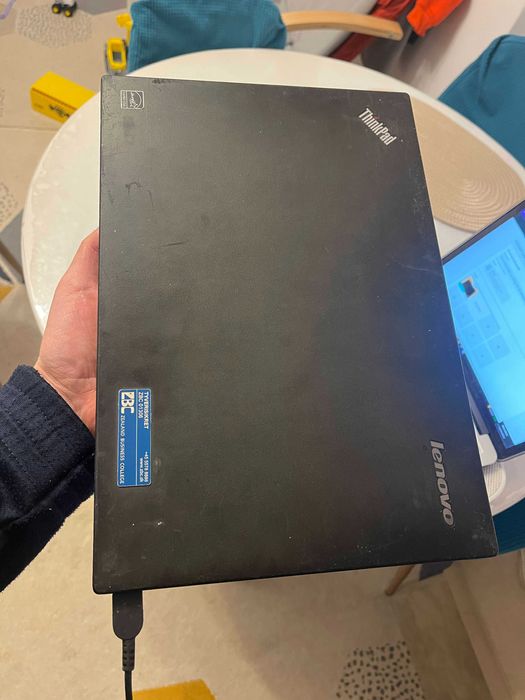 Lenovo Thinkpad T450 I5 gen 5 ssd  4 gb ram , 14.0" HD+ ideal diagnoza