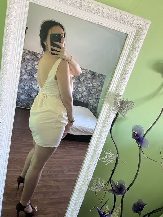 Платья 42р одеты по разу