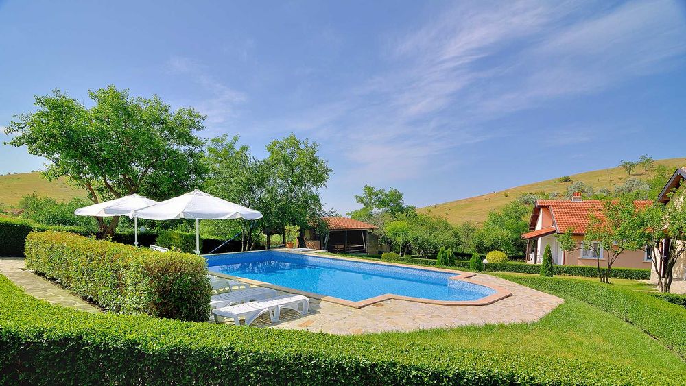 Green Life Villas – Комплекс от 3 вили с басейн до Бургас