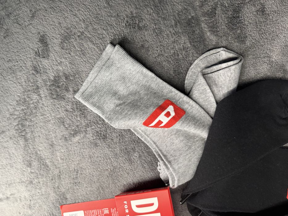 Diesel set 3 sosete barbati gri-negru-negru marimea S noi originale