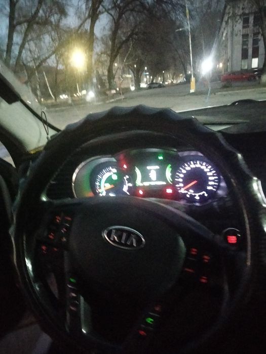 Продам кия к5 2012