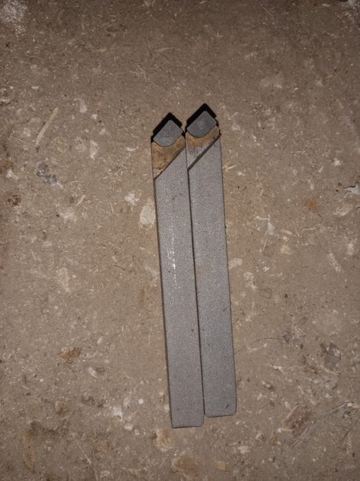 Продам резцы токарные