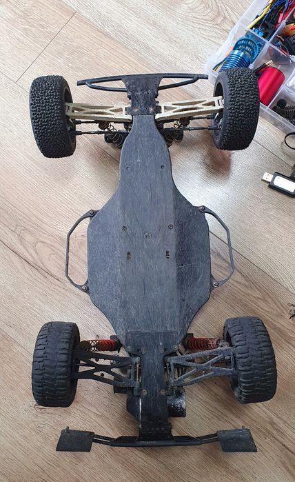 Automodel Hpi Blitz Flux 1/10 3s 3 baterii+ multe piese.