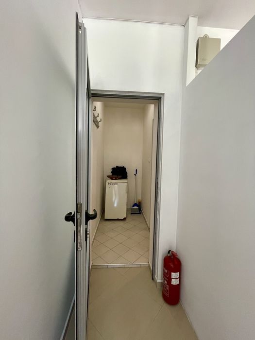 Дава се под наем Офис в Перник, Изток - 30 кв.м за 204 € - Снимка #7