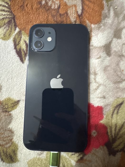 Vand iPhone 12 impecabil