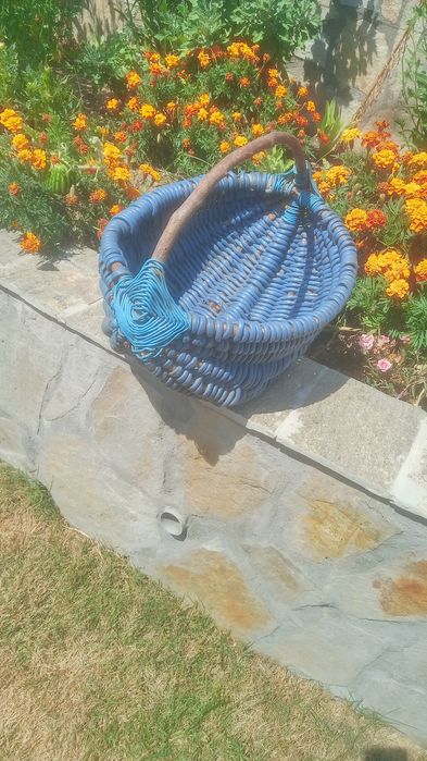 Плетени кошници .Плетена чанта-2 броя.