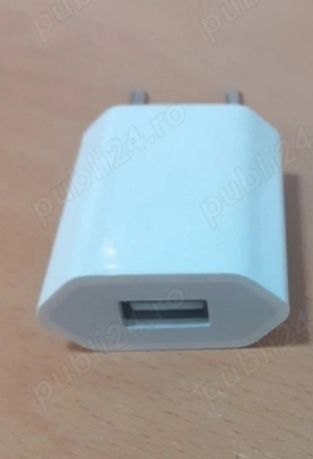 Încărcător Universal pentru Telefoane și Tablete cu ieșire USB 5V 1A și 5V 1,5A
