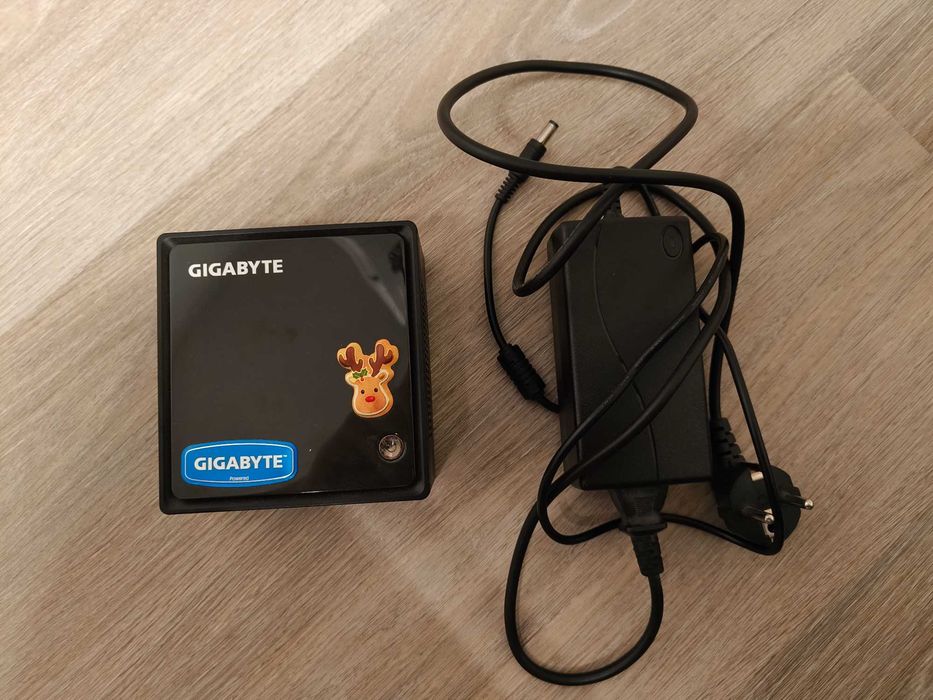 Mini PC Gigabyte BRIX GB-BXBT-1900 4GB RAM 60GB SSD WiFi Bluetooth
