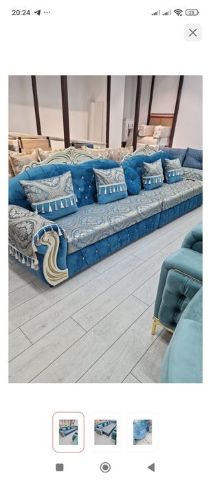 Диван с падушками