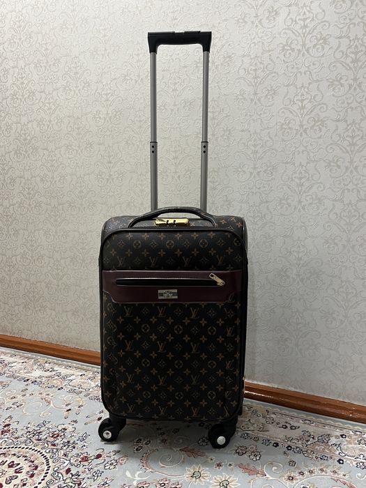 СРОЧНО Продается Чемодан,без дефектов