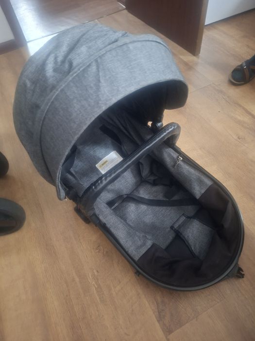 Каляска в хорошем состоянии