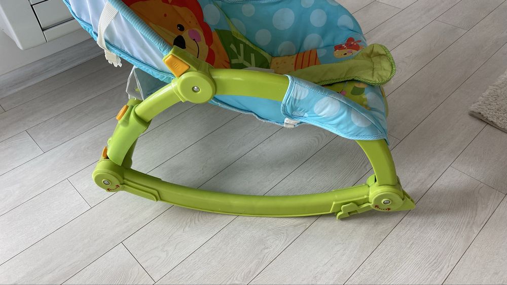 Бебешки шезлонг/люлка fisher price