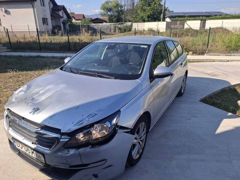 Vand masina Peugeot 308, SW,  avariata, an fabricatie -2014, motor diesel 1600 cmc