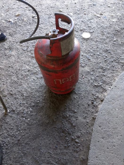 Газовый балон с горелкой
