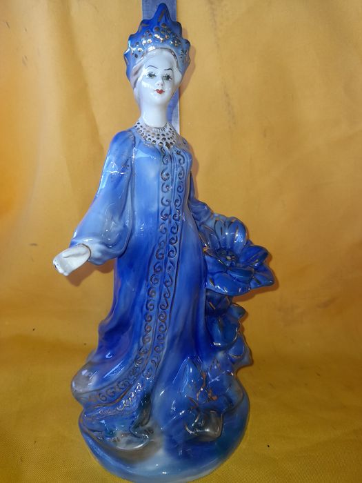 Советские фарфоровые статуэтки