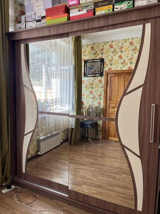 Шкаф для комнат. С купейными дверьми. Самовывоз г.Алматы