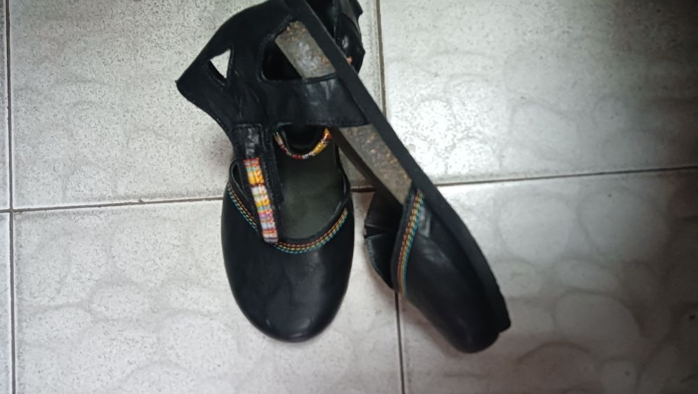 Дамски обувки Thinks!