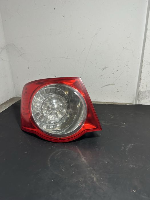 Lampa stop stanga spate Volkswagen Vw jetta 2004-2010 1K5945095M