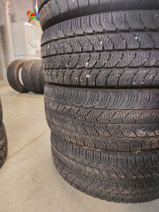4бр.зимни гуми 225/65/16C Semperit