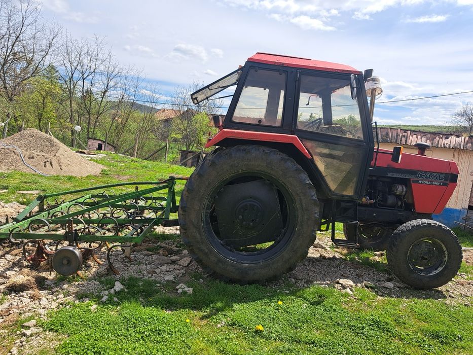 Tractor cu utilaje