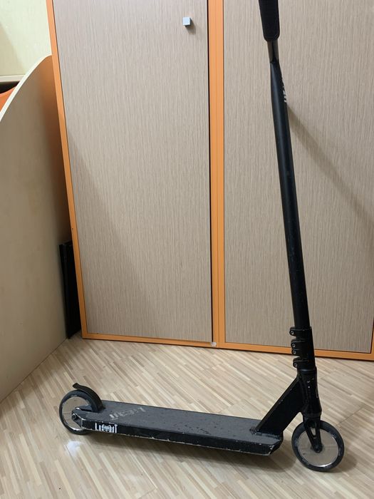 Продам самокат LIMIT