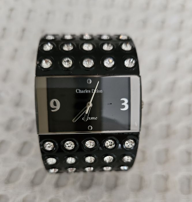 Дамски часовници. Различни модели: допълненнн към всяка визия.