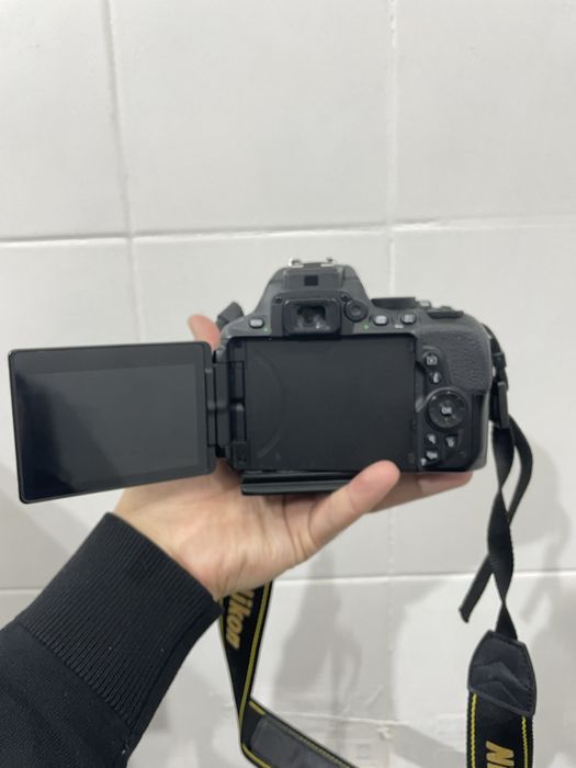 Nikon 5600 VR Kit