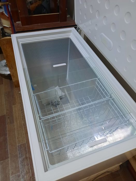 Стол стуллар , морозильник , холодильник