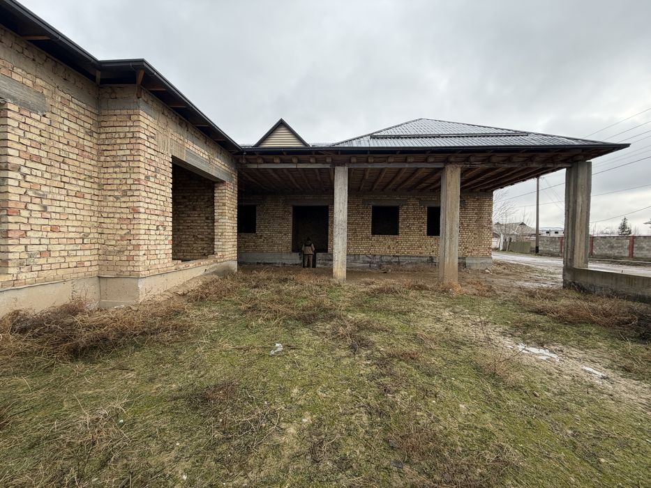 Уй срочно сотилади