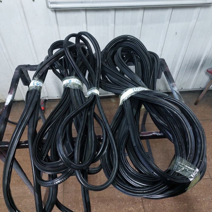 Дверные уплотнители на BMW, Subaru, ford .