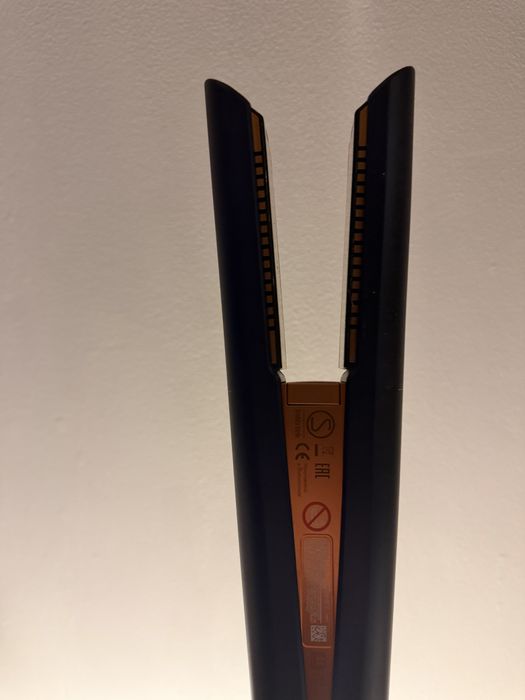 Преса за коса - Dyson