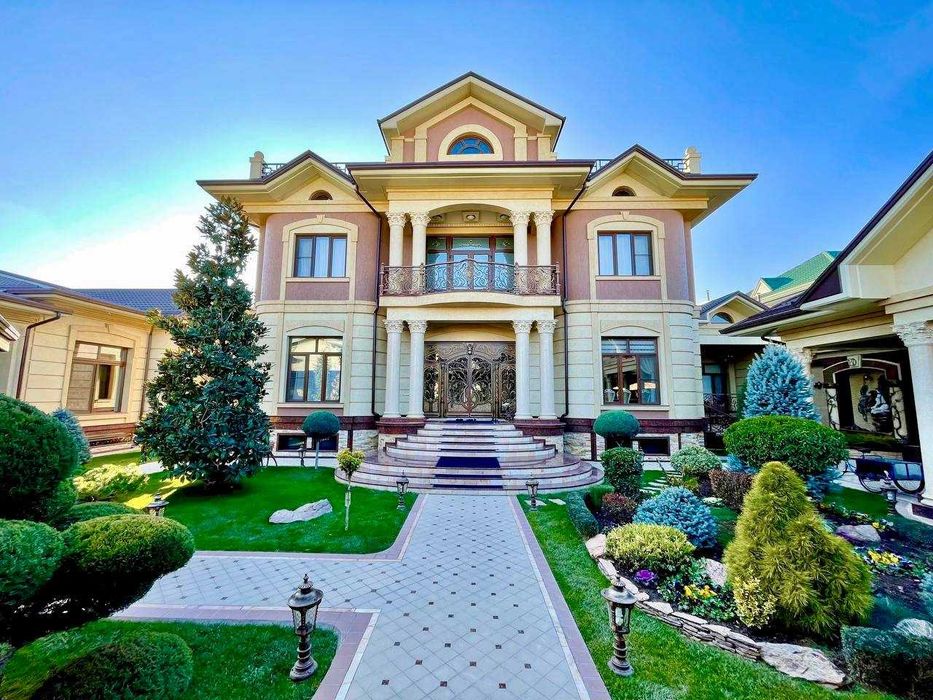 R1 Сдаётся Участок на Яккасарайском р-не, ор-р Гостиница Россия!