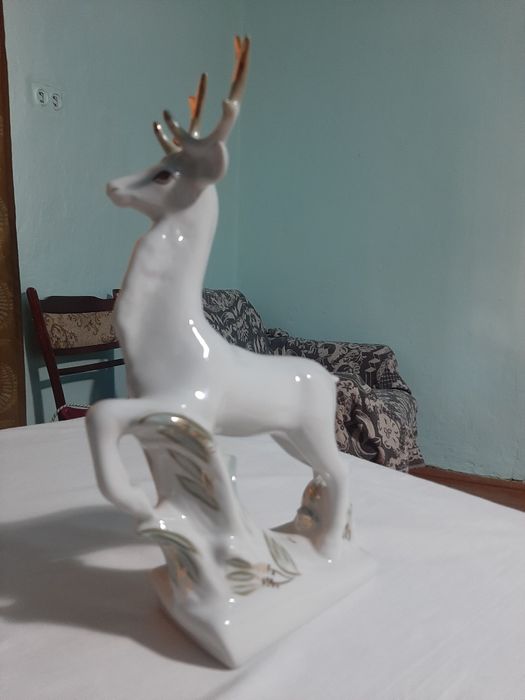 Фарфоровые статуэтки 4 штуки