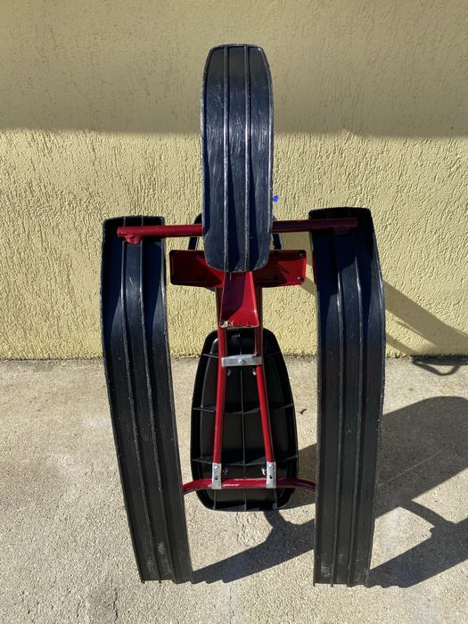 Шейна Чук и Гек Scoutt бяла и червена (сглобени)