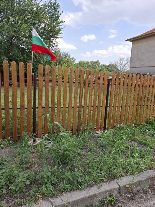Дървени дъски за ограда. Огради. Дървени парапети. Дървени огради
