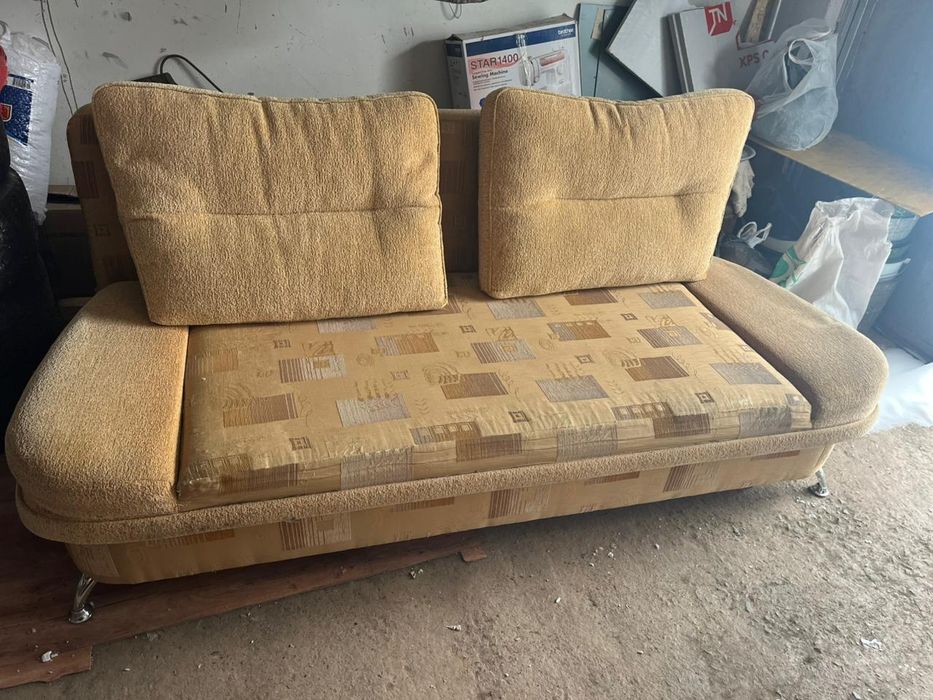 Продам диван б/у почти новый