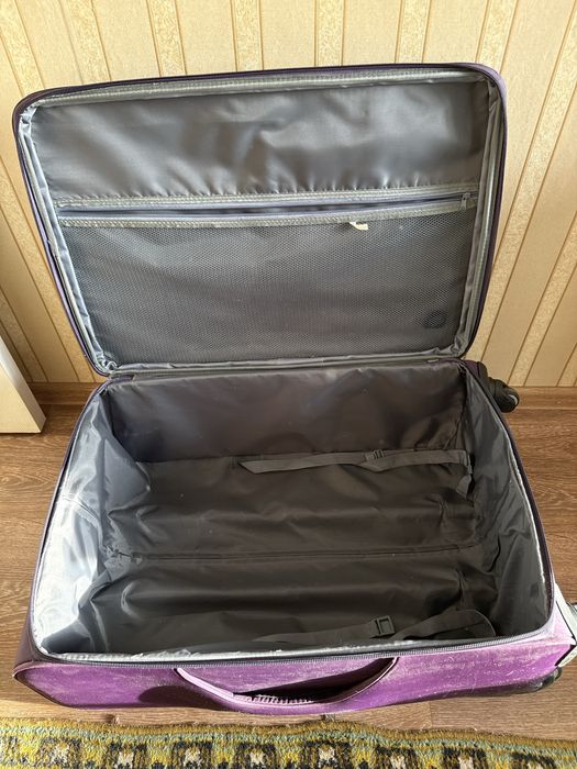 Чемодан тканевый на 4 колесиках