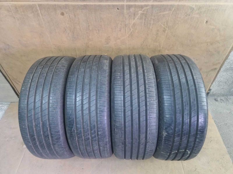 4 Bridgestone R18 215/45
летни гуми
DOT4519