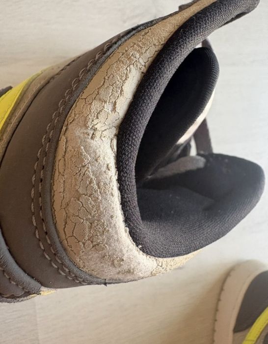 Air jordan 1 mid “Gun Smoke Volt” ediție limitată